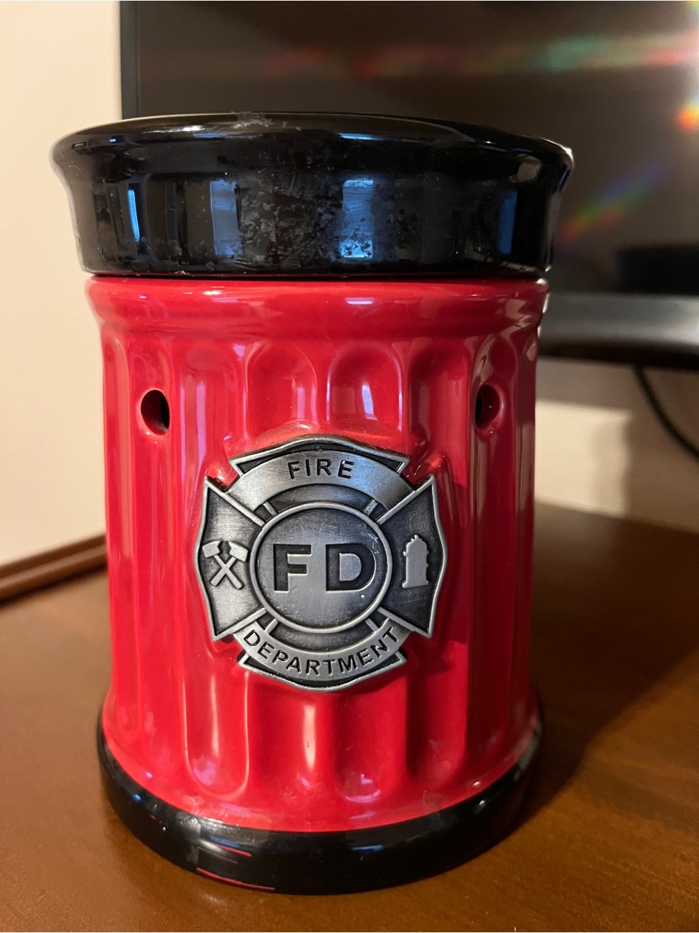 Scentsy Retired Ceramic Firefighter Hydrant Electric Wax Warmer DSW-FFTR